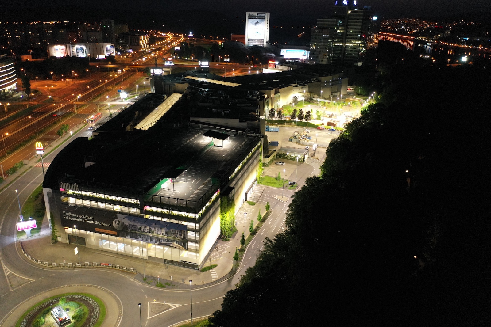 OC AUPARK **** BRATISLAVA