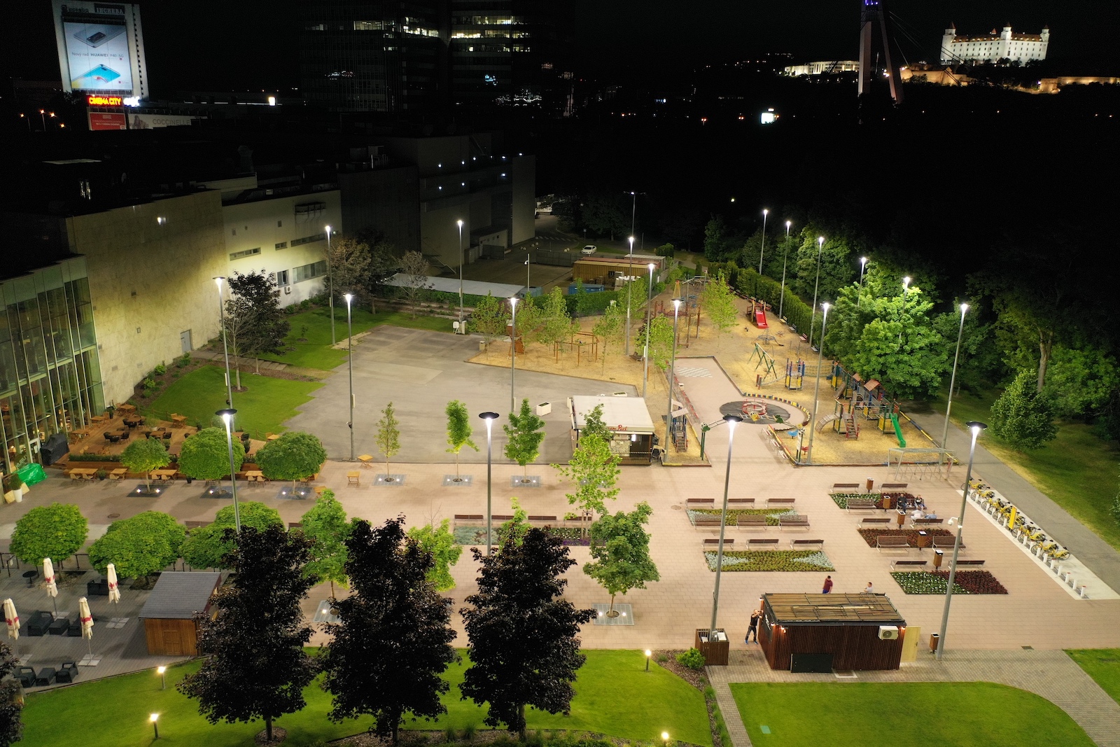 OC AUPARK **** BRATISLAVA